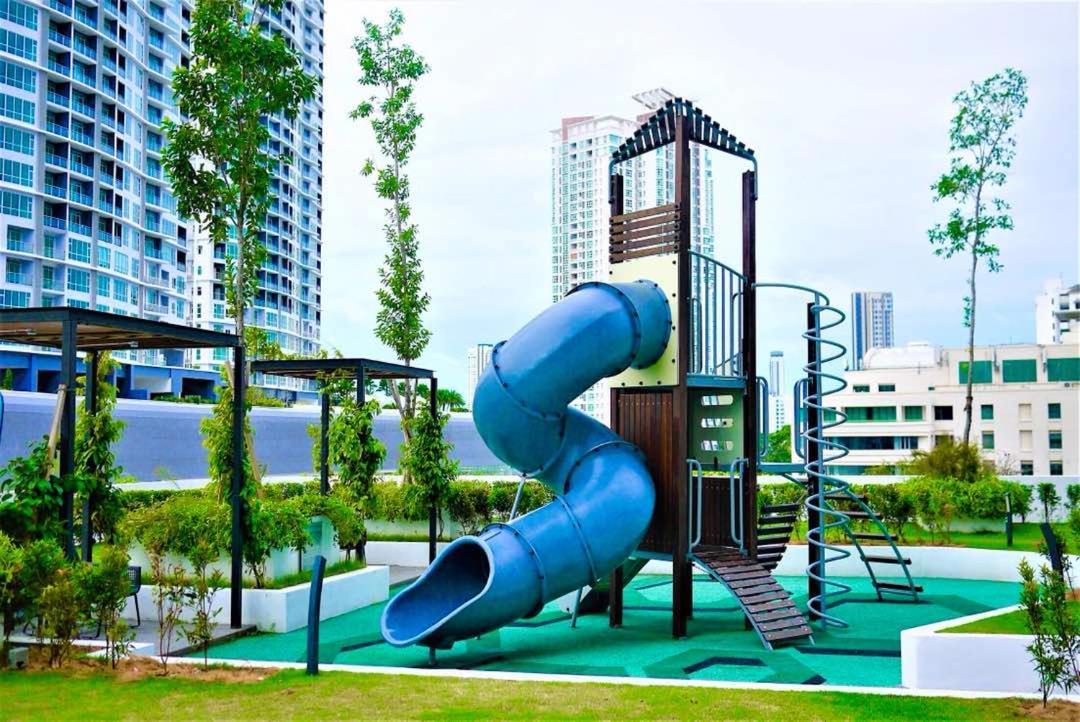Apartment Landmark By Katana 3br Romantic Luxury Seaview Gurney无敌海景三房套房 Tanjung Tokong