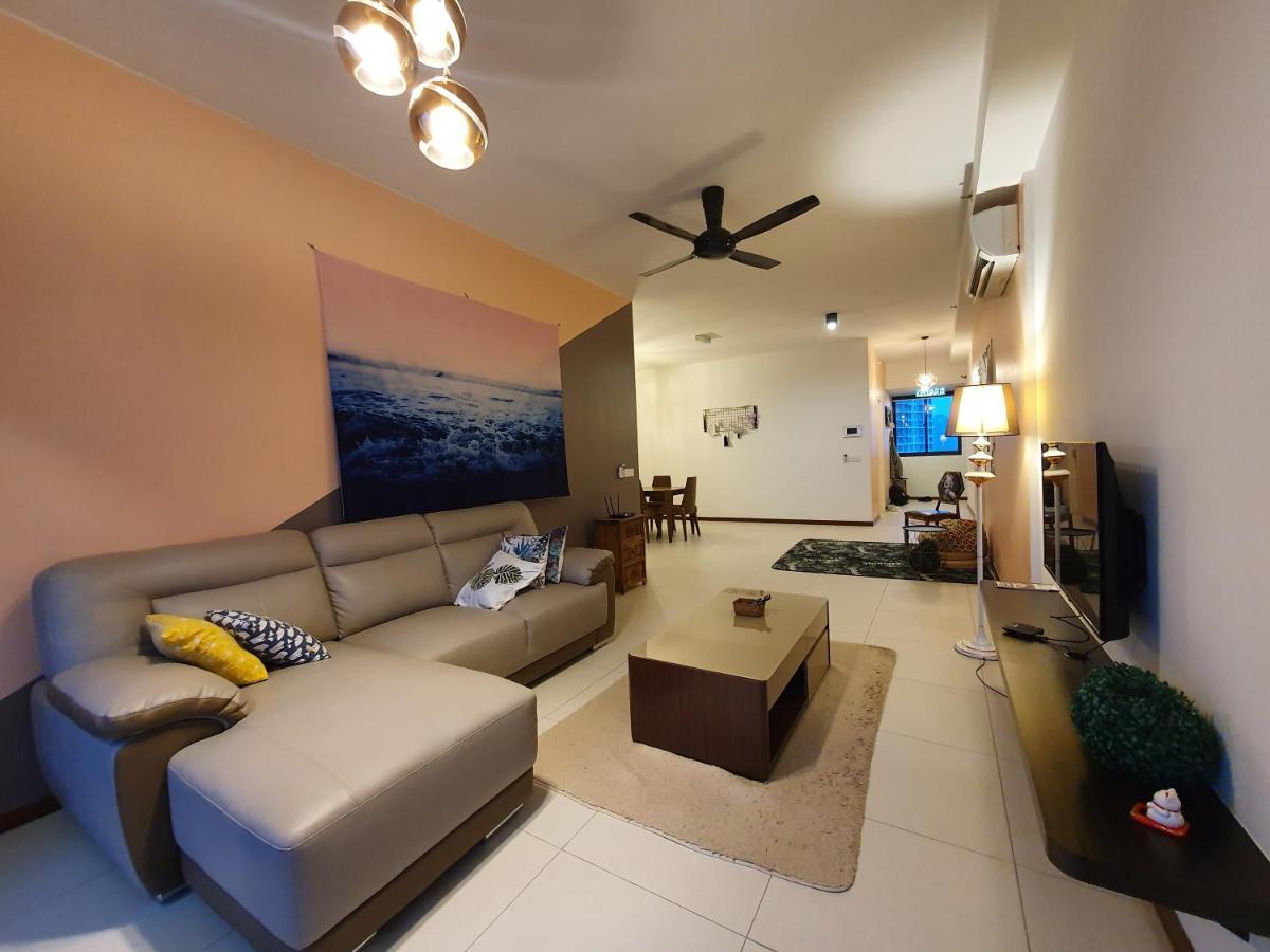 Landmark By Katana 3br Romantic Luxury Seaview Gurney无敌海景三房套房 * Tanjung Tokong