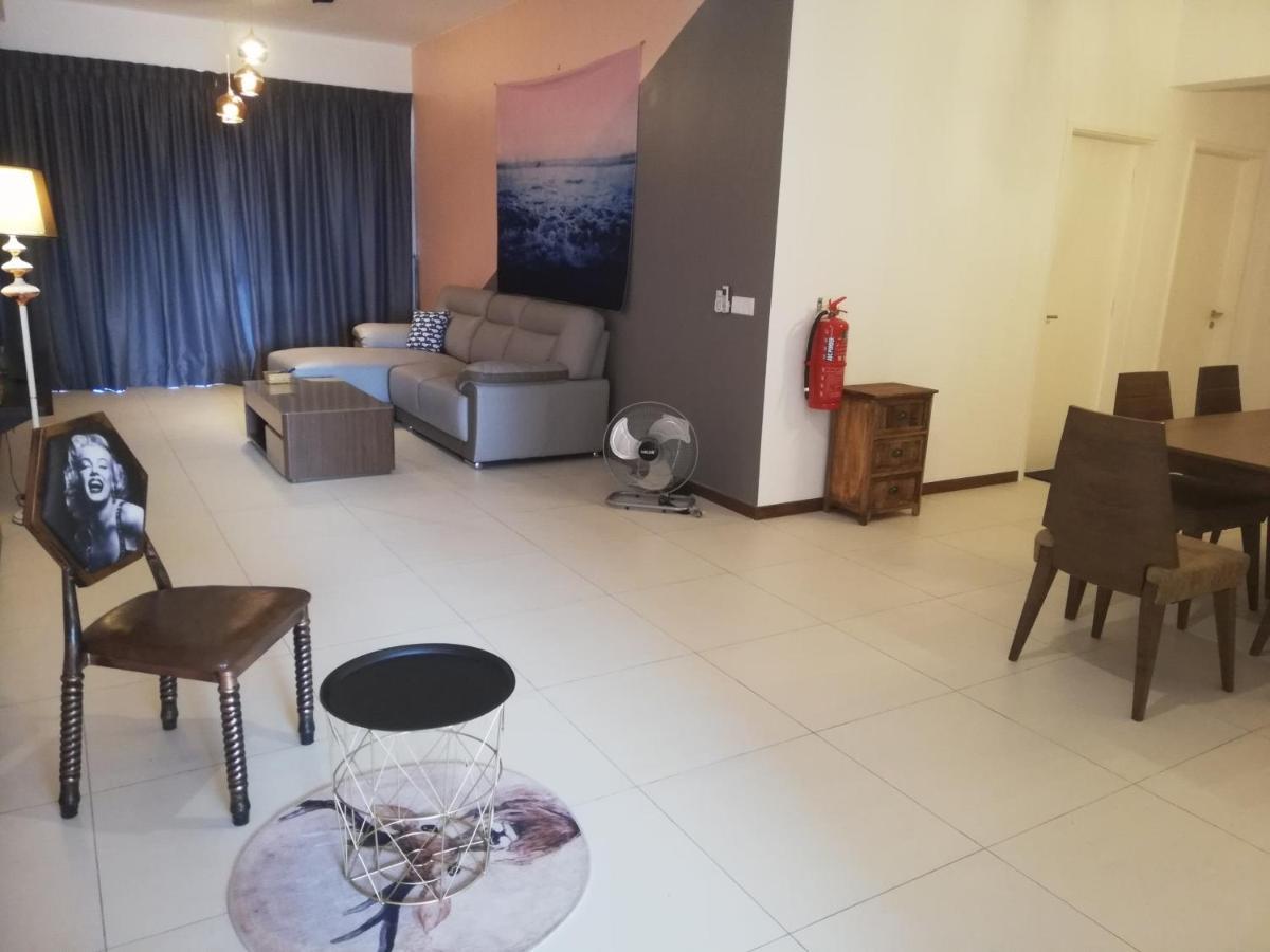 Landmark By Katana 3br Romantic Luxury Seaview Gurney无敌海景三房套房 Tanjung Tokong